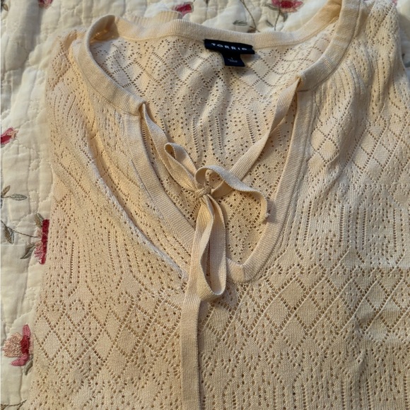 Torrid front tie long sleeve top - Picture 3 of 5